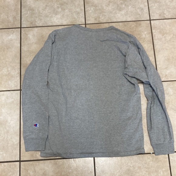 Size meduim 90% cotton 10% polyester little wear on red of the c - Picture 2 of 4